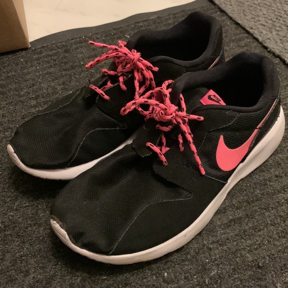 Nike Kaishi (GS) Black Pink Sneakers-Size 6 Youth (Fits women’s 7.5) - Picture 2 of 9